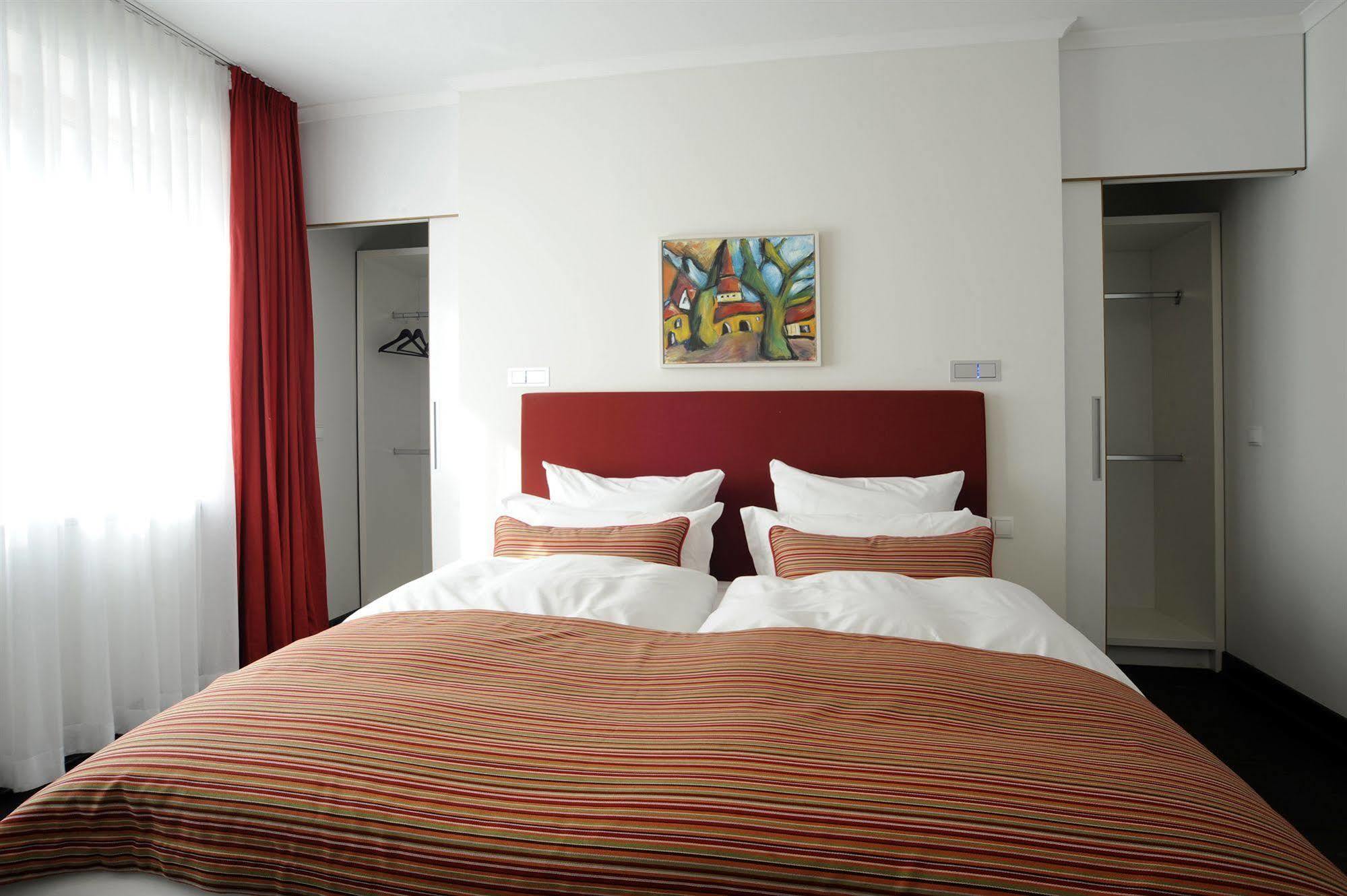 The Green Rostock Apartment Hotel Bagian luar foto